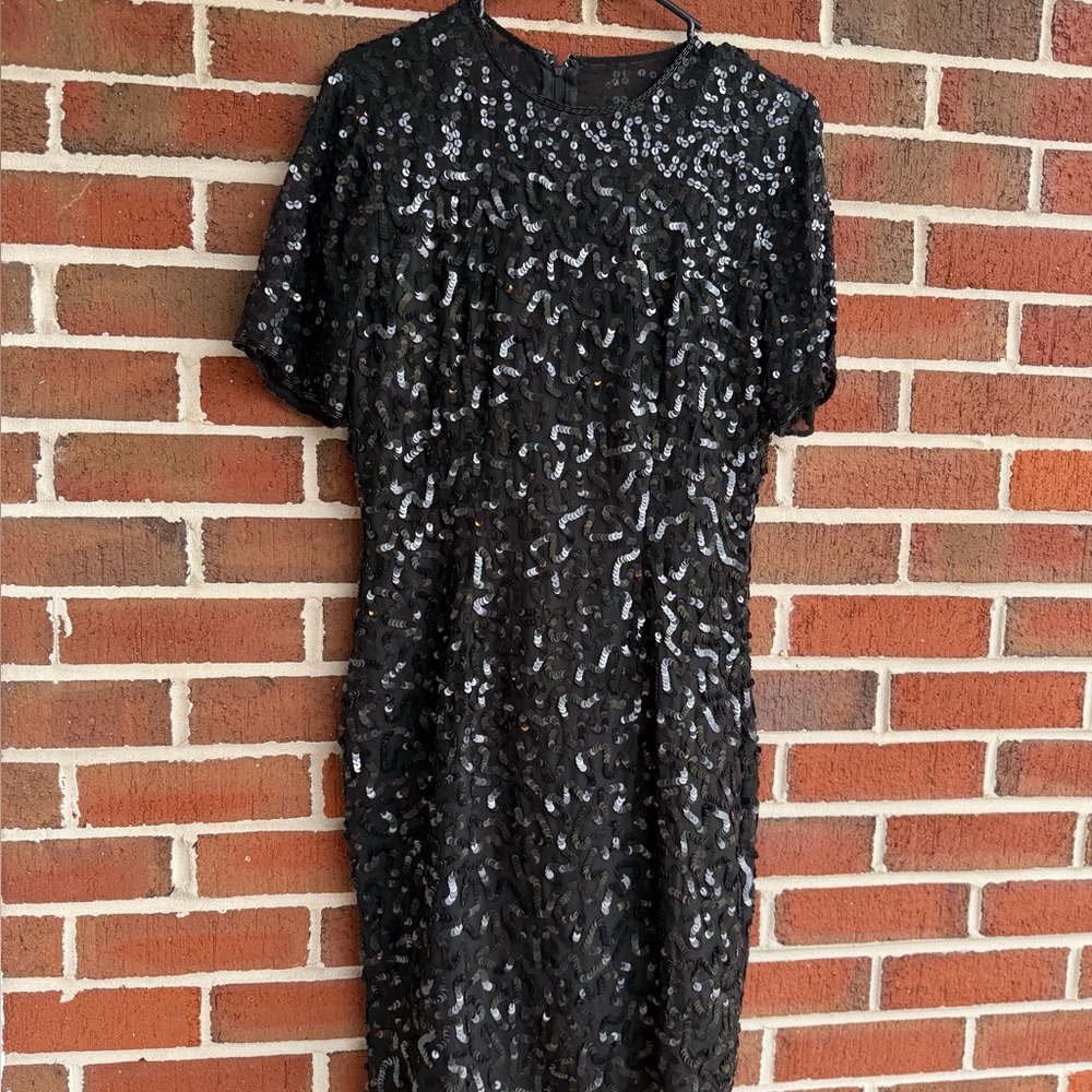 ⠀ elegant dress, perfect for occasions ,night out,